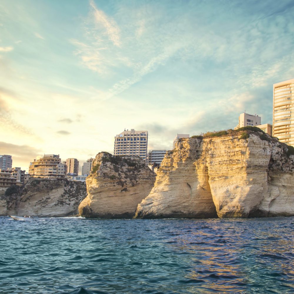 beautiful-view-pigeon-rocks-promenade-center-beirut-lebanon (2)